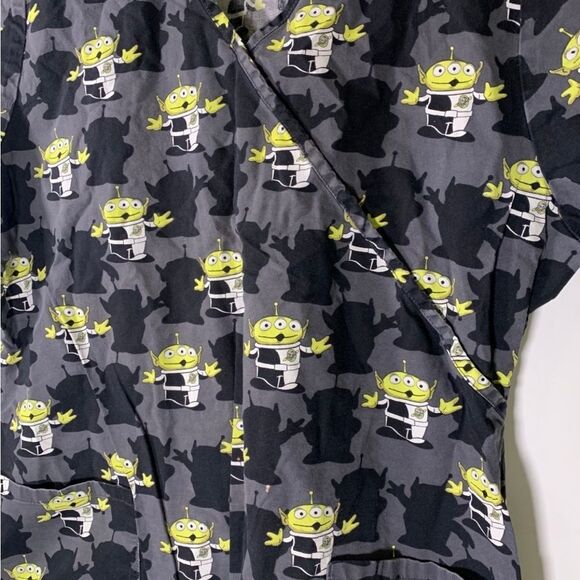 Disney Toy Story Large Grey‎ Scrub Top - Picture 2 of 4